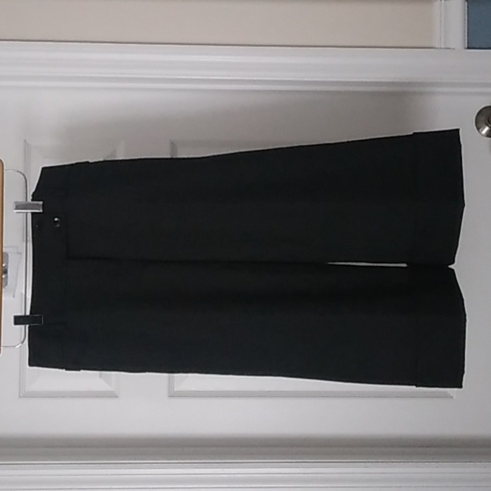 Ann Taylor wide leg crop pants with cuff black size 2